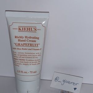 New Kiehl’s Grapefruit Richly Hydrating Hand Cream